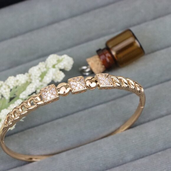 Rose Gold Bangle with Diamond-Studded Pyramid & Link Design, XPBL0470 - Picture 12 of 12